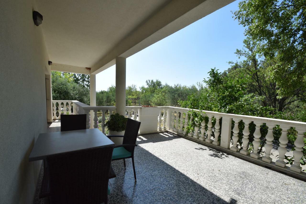 Apartments Nina Starigrad Paklenica Luaran gambar