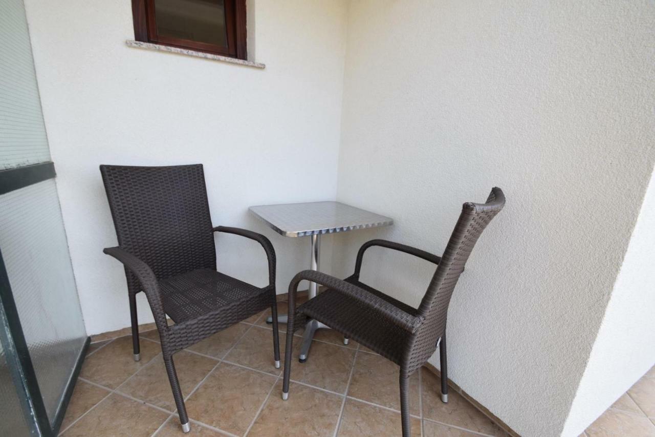 Apartments Nina Starigrad Paklenica Luaran gambar