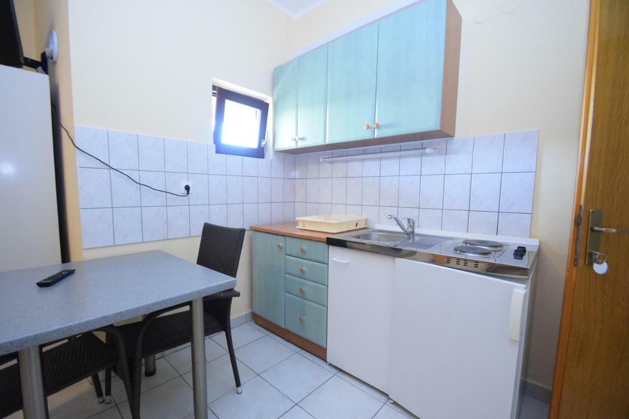 Apartments Nina Starigrad Paklenica Luaran gambar
