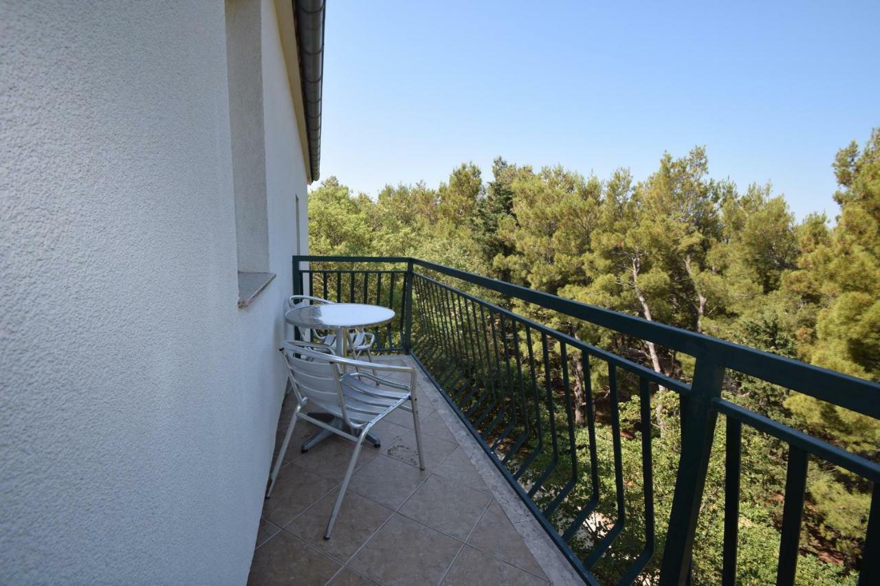 Apartments Nina Starigrad Paklenica Luaran gambar