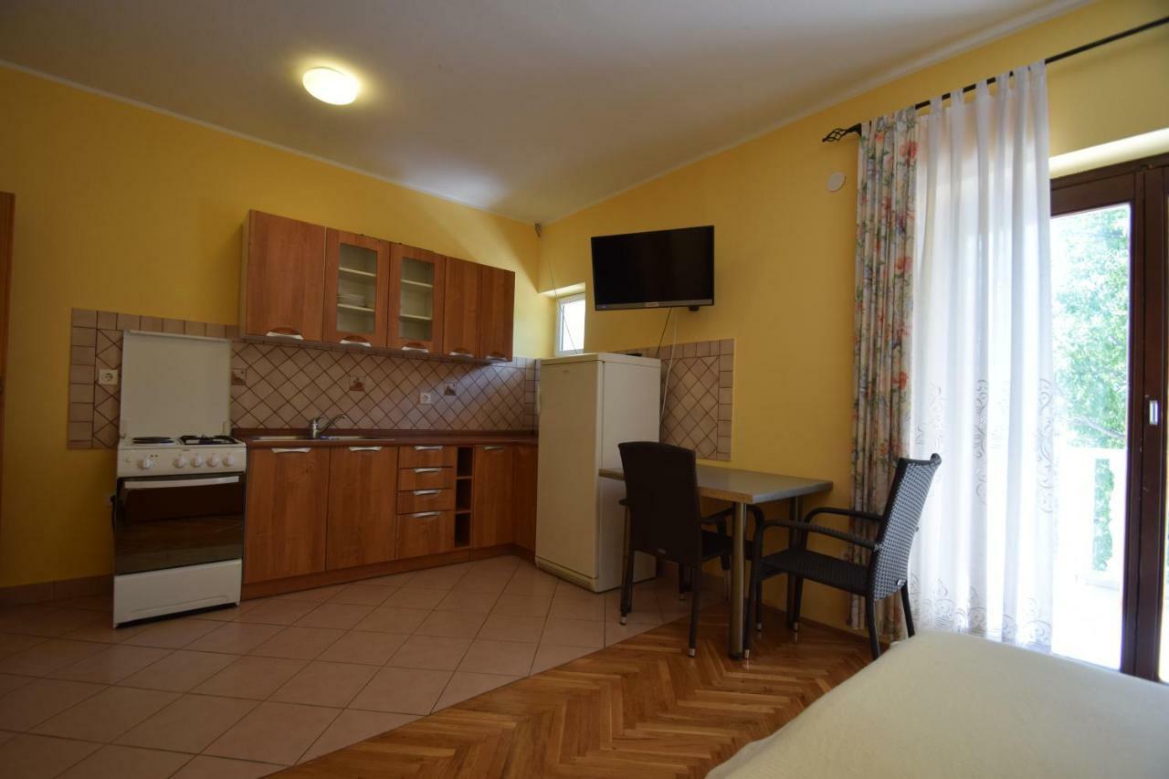 Apartments Nina Starigrad Paklenica Luaran gambar