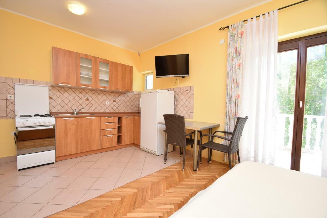 Apartments Nina Starigrad Paklenica Luaran gambar
