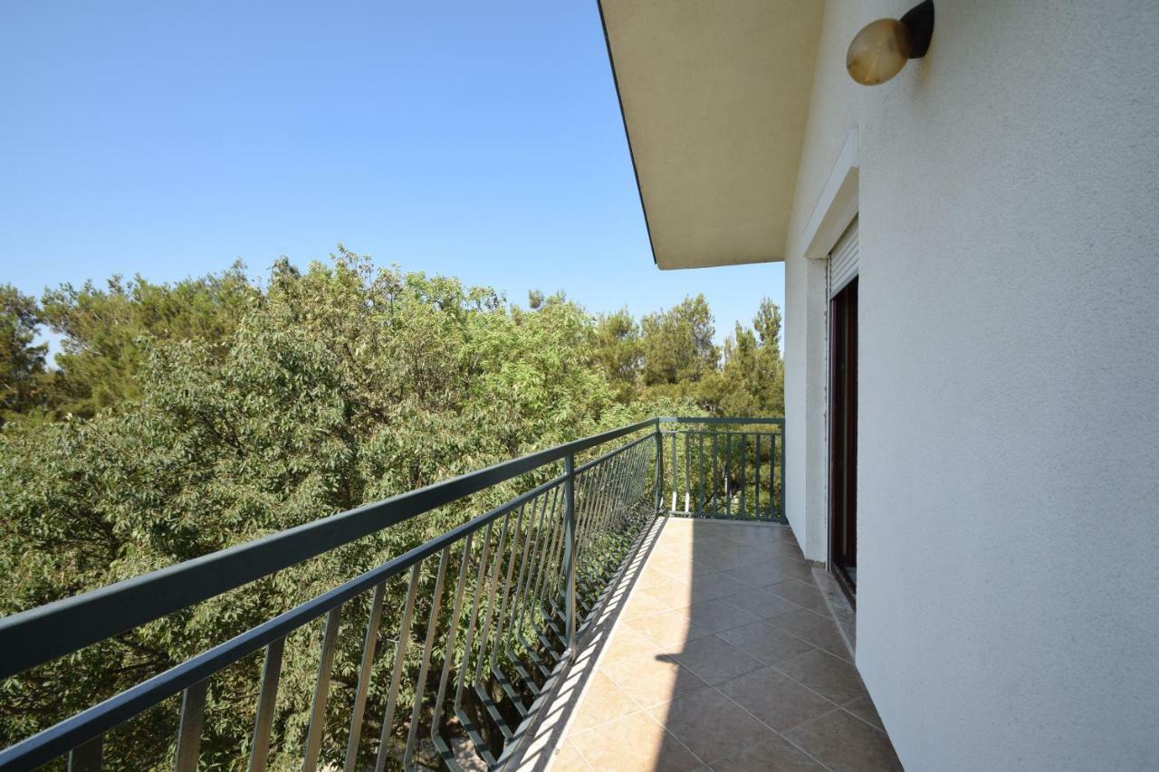 Apartments Nina Starigrad Paklenica Luaran gambar
