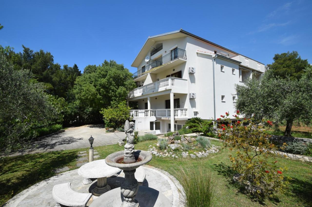 Apartments Nina Starigrad Paklenica Luaran gambar