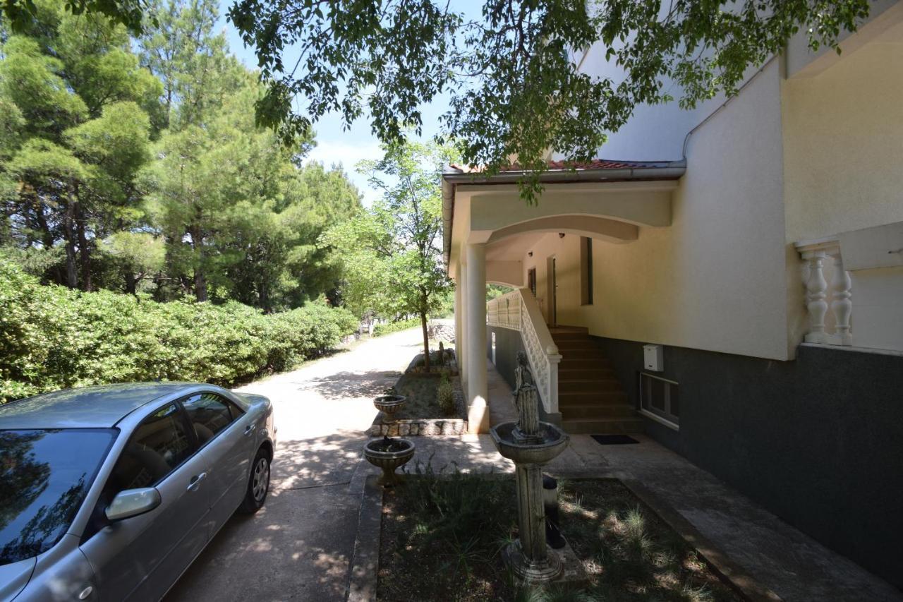 Apartments Nina Starigrad Paklenica Luaran gambar