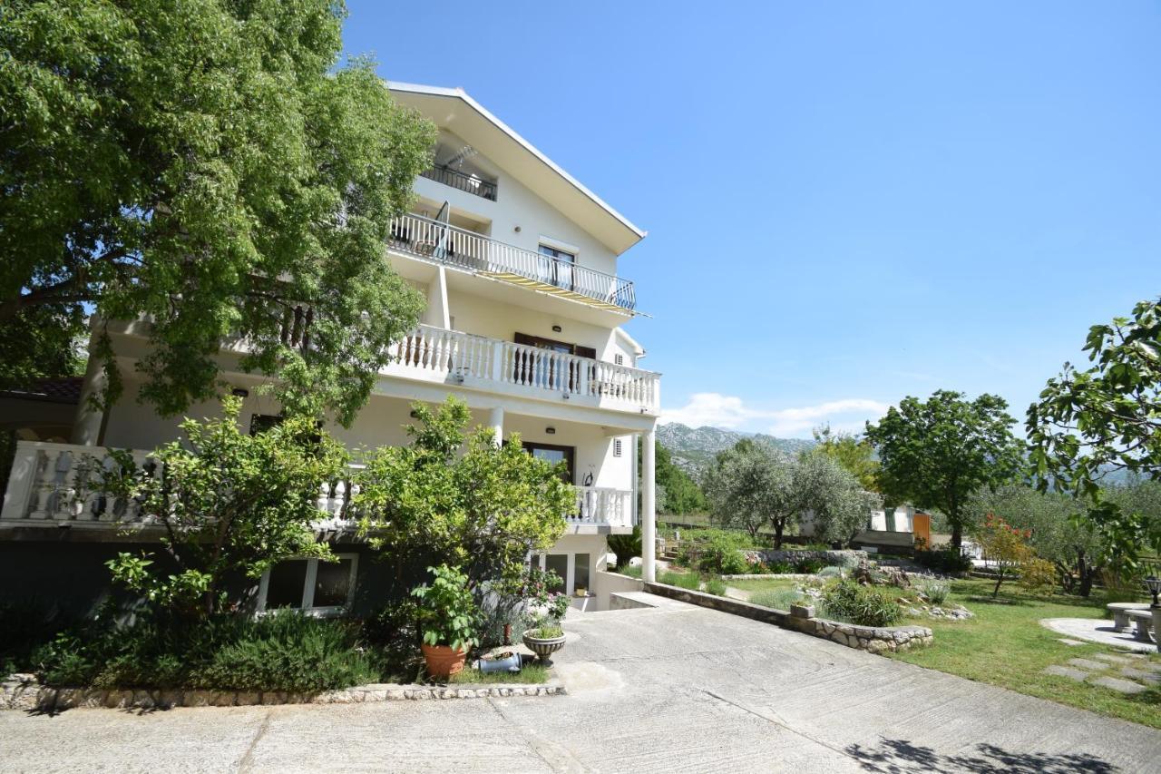 Apartments Nina Starigrad Paklenica Luaran gambar